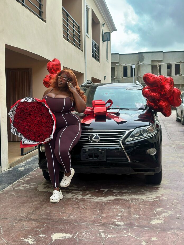 God did his thing - Popular Nigerian p0rn star and dominatrix Mary Godwin Akpabio a.k.a Kinkchic says as she shows off her new whip 2_1752317622